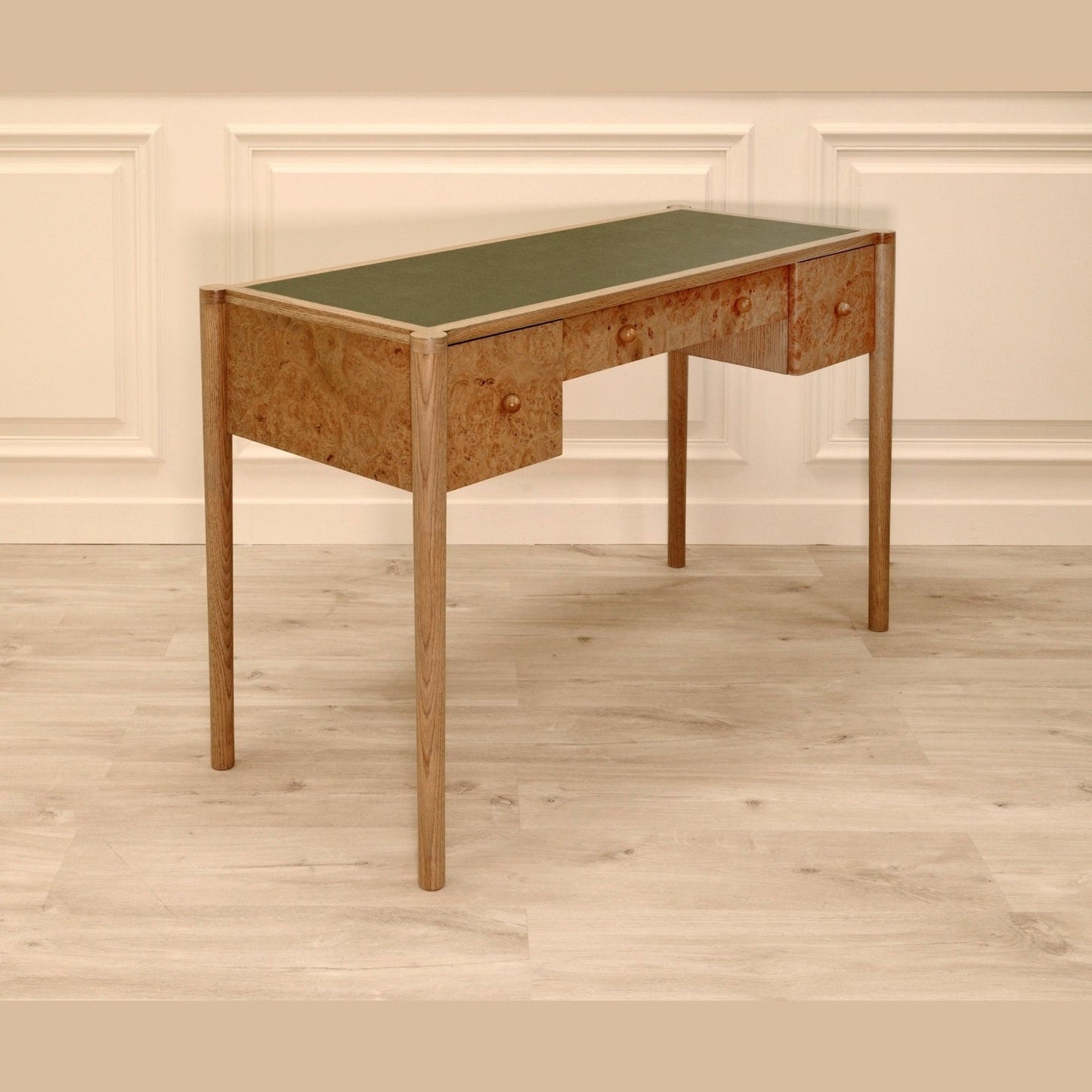 Iona Desk
