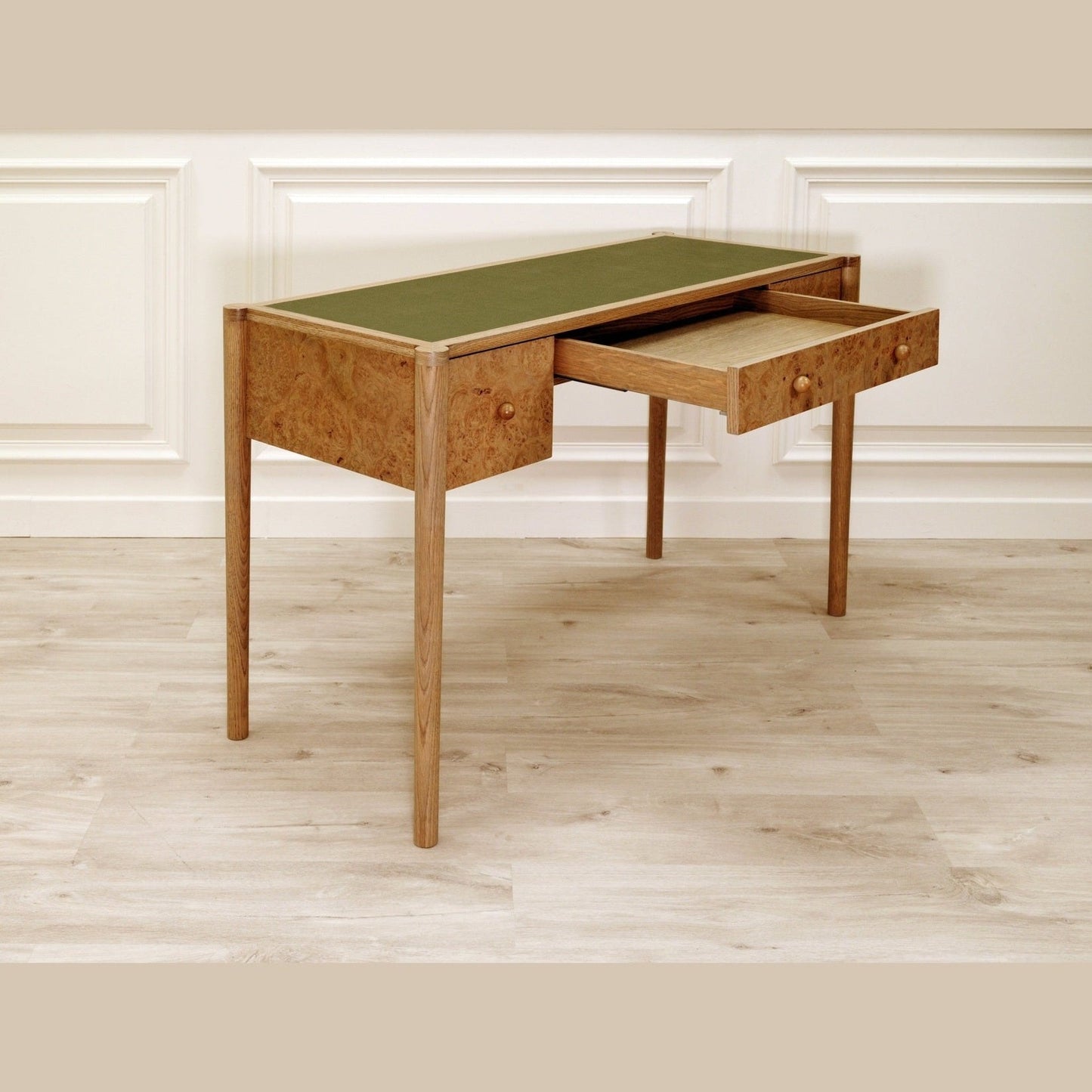 Iona Desk