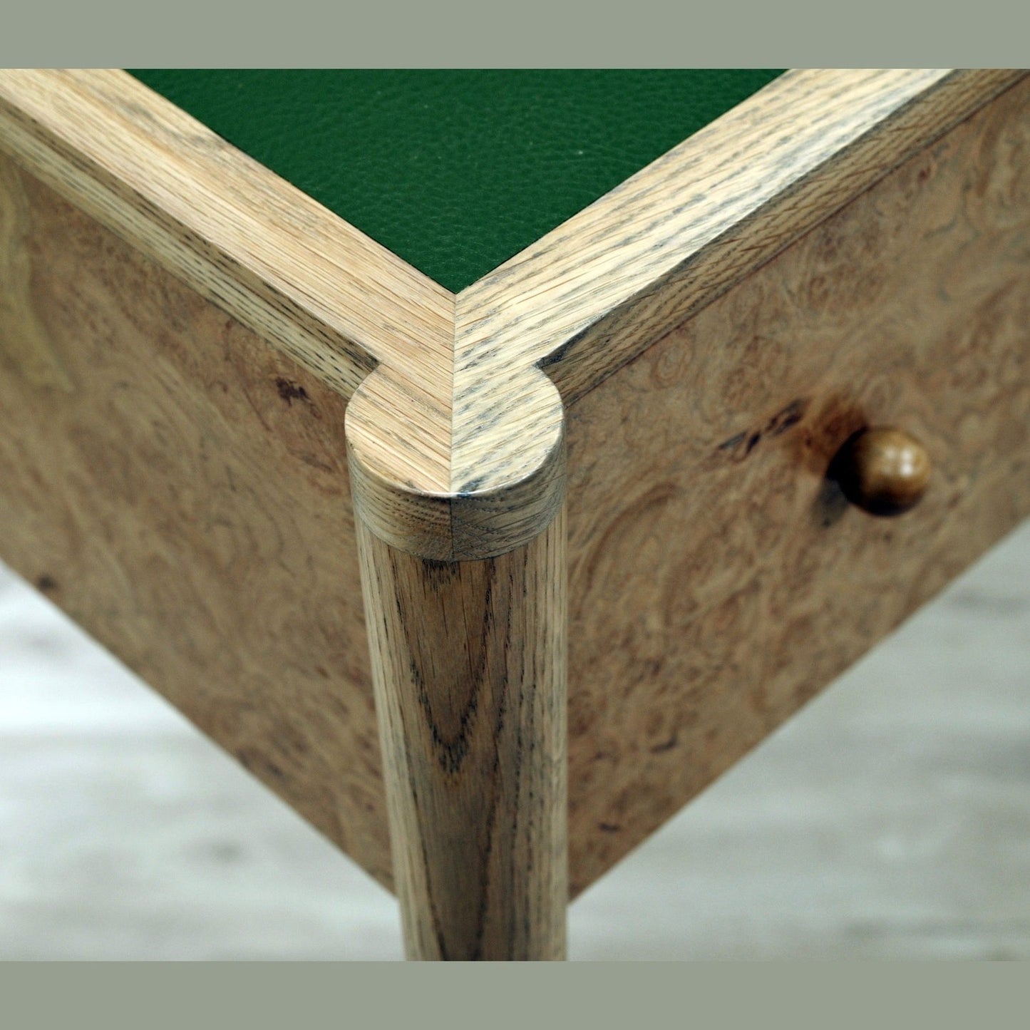 Iona Desk