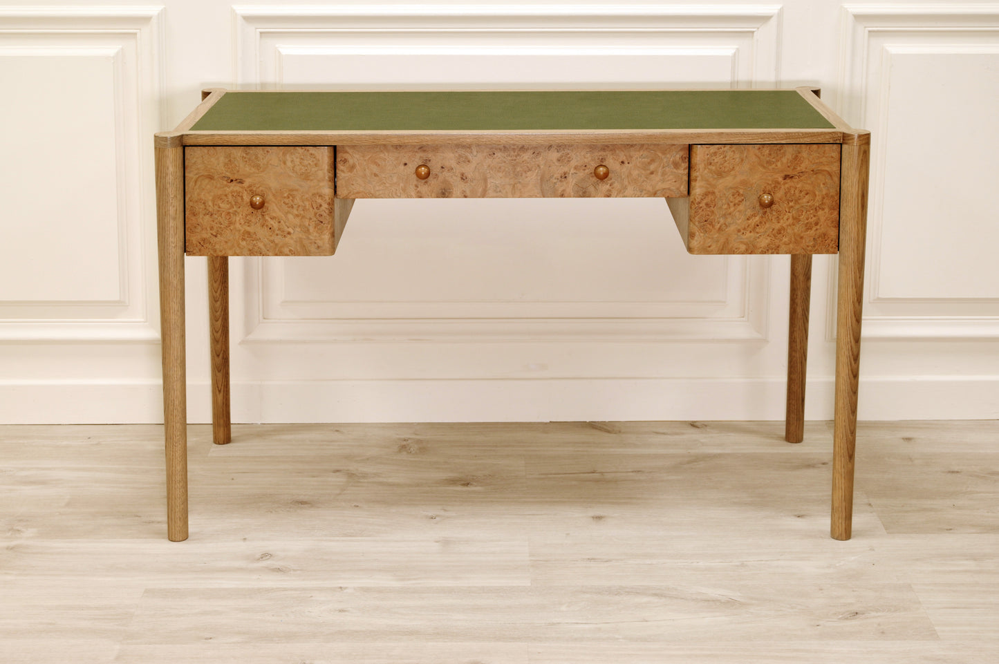 Iona Desk