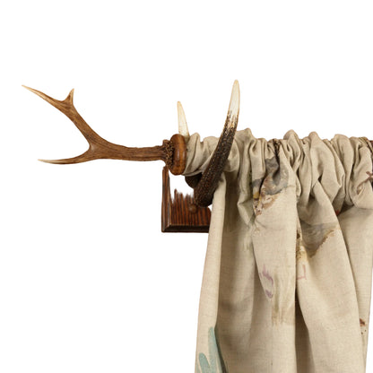 Curtain pole finials