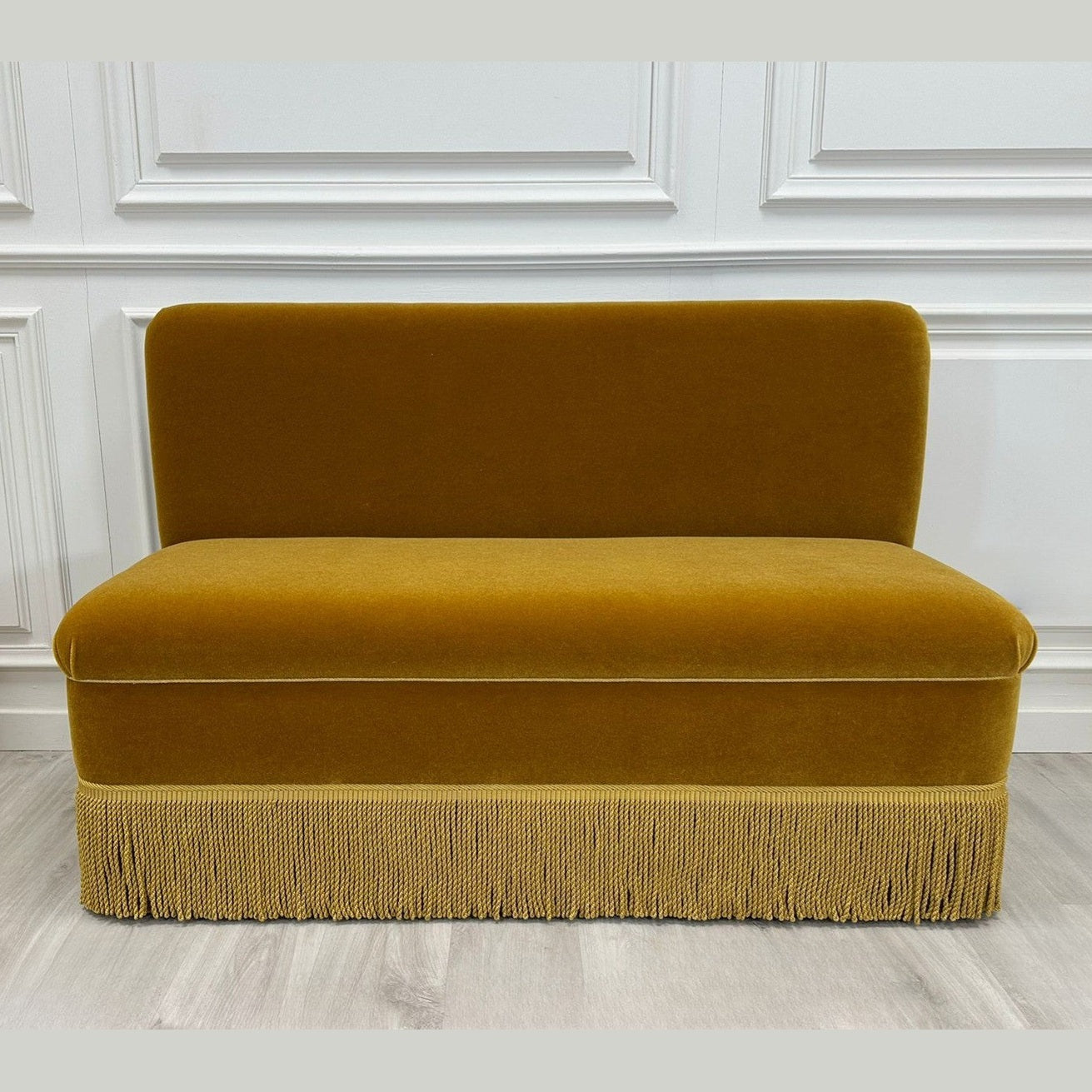 VELVET BANQUETTE