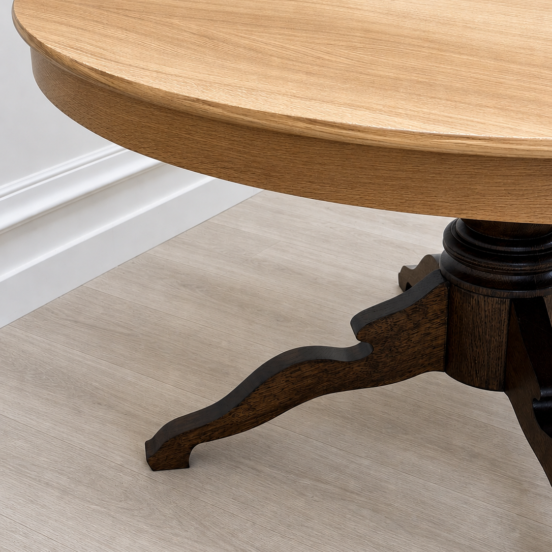 EXTENDING DINING TABLE
